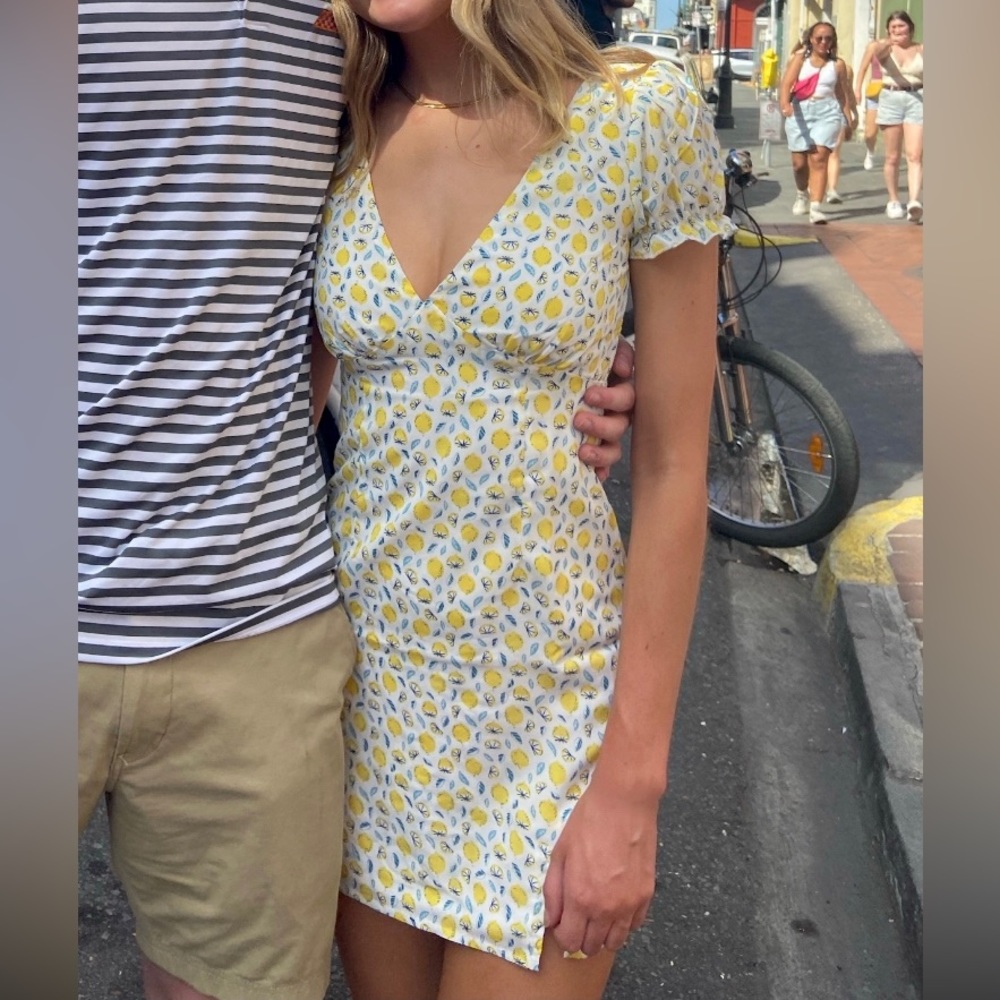 Adorable lemon dress!